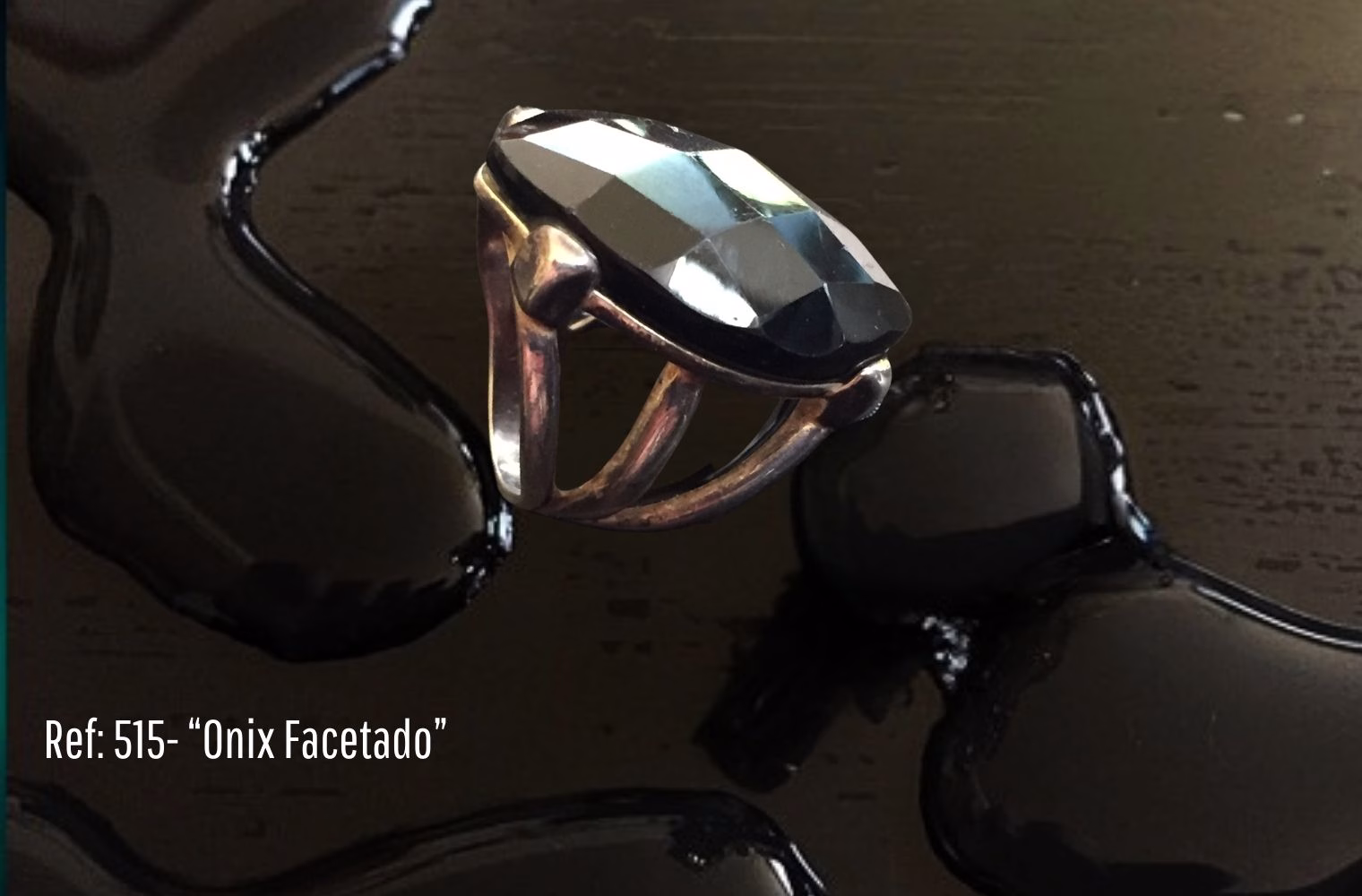 Anel Onix Facetado